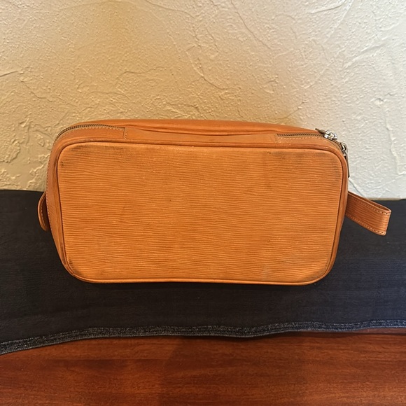 Argentinian Casa Lopez heavy leather vanity case - Picture 5 of 15